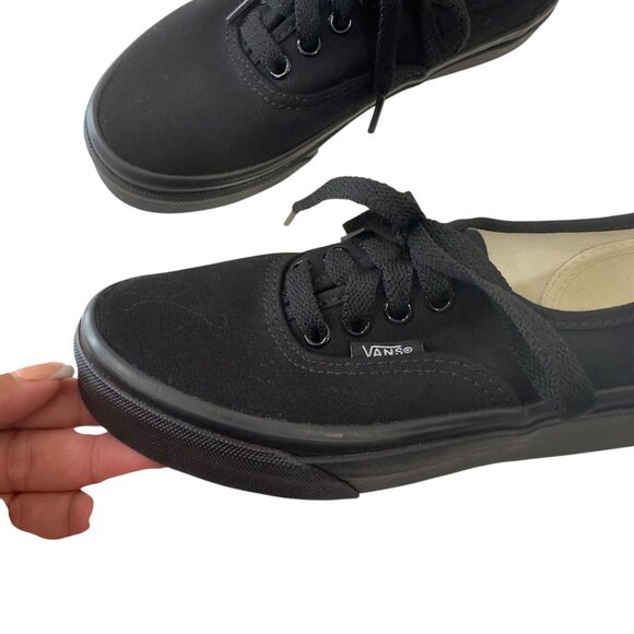 Vans Authentic Low Top Canvas Sneaker Black Unisex KIDS SZ 1 Classic Skate Shoes - Picture 10 of 15